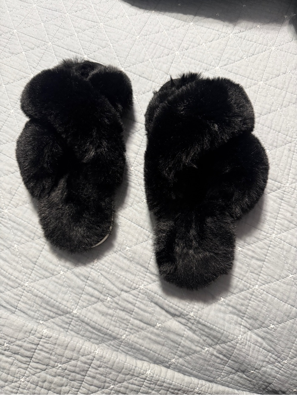 Shiraleah Chicago Black Faux Fur Open Toe Cross-band Slippers Women’s L/XL 9-11